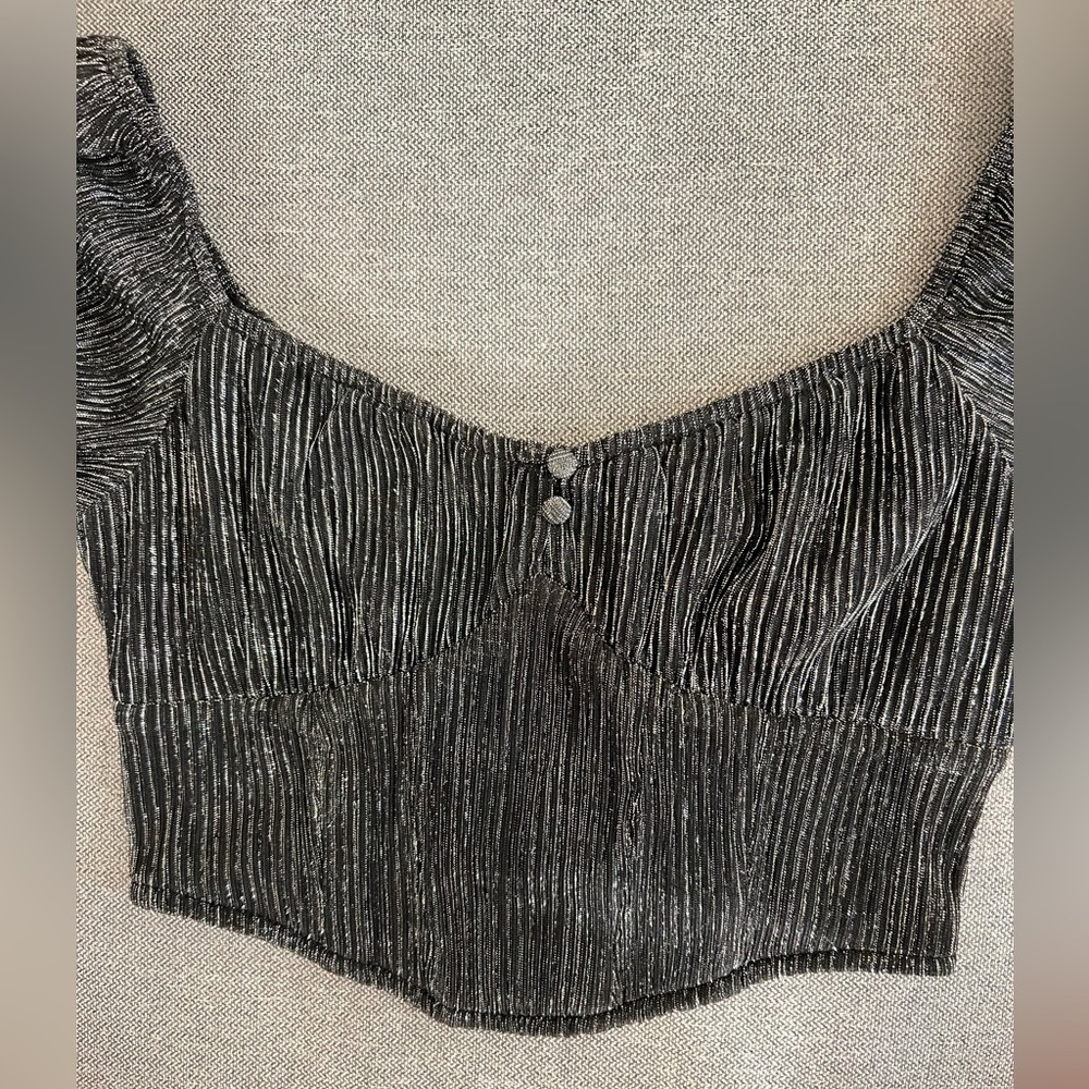 Grey crop top in great condition . Medium
